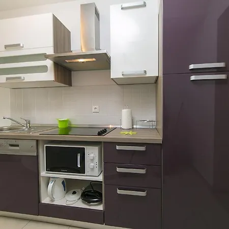 Apartment With A Parking Space Brela, Makarska - 20739