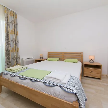 Apartament With Parking Space - Makarska - 20739 Brela