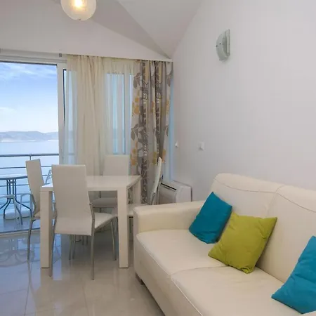Apartment With A Parking Space Brela, Makarska - 20739 *