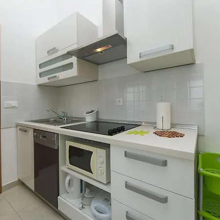 With A Parking Space Brela, Makarska - 20739 Apartment *
