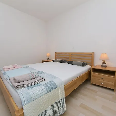 With Parking Space - Makarska - 20739 *