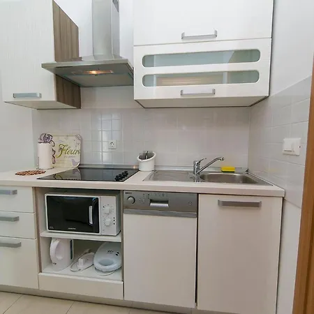 With A Parking Space Brela, Makarska - 20739 Apartment