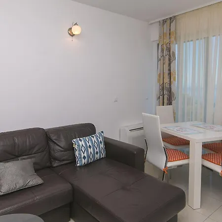 With Parking Space - Makarska - 20739 Brela