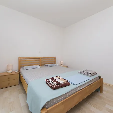 With Parking Space - Makarska - 20739 * 브렐라