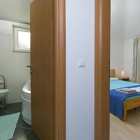Apartment With A Parking Space Brela, Makarska - 20739